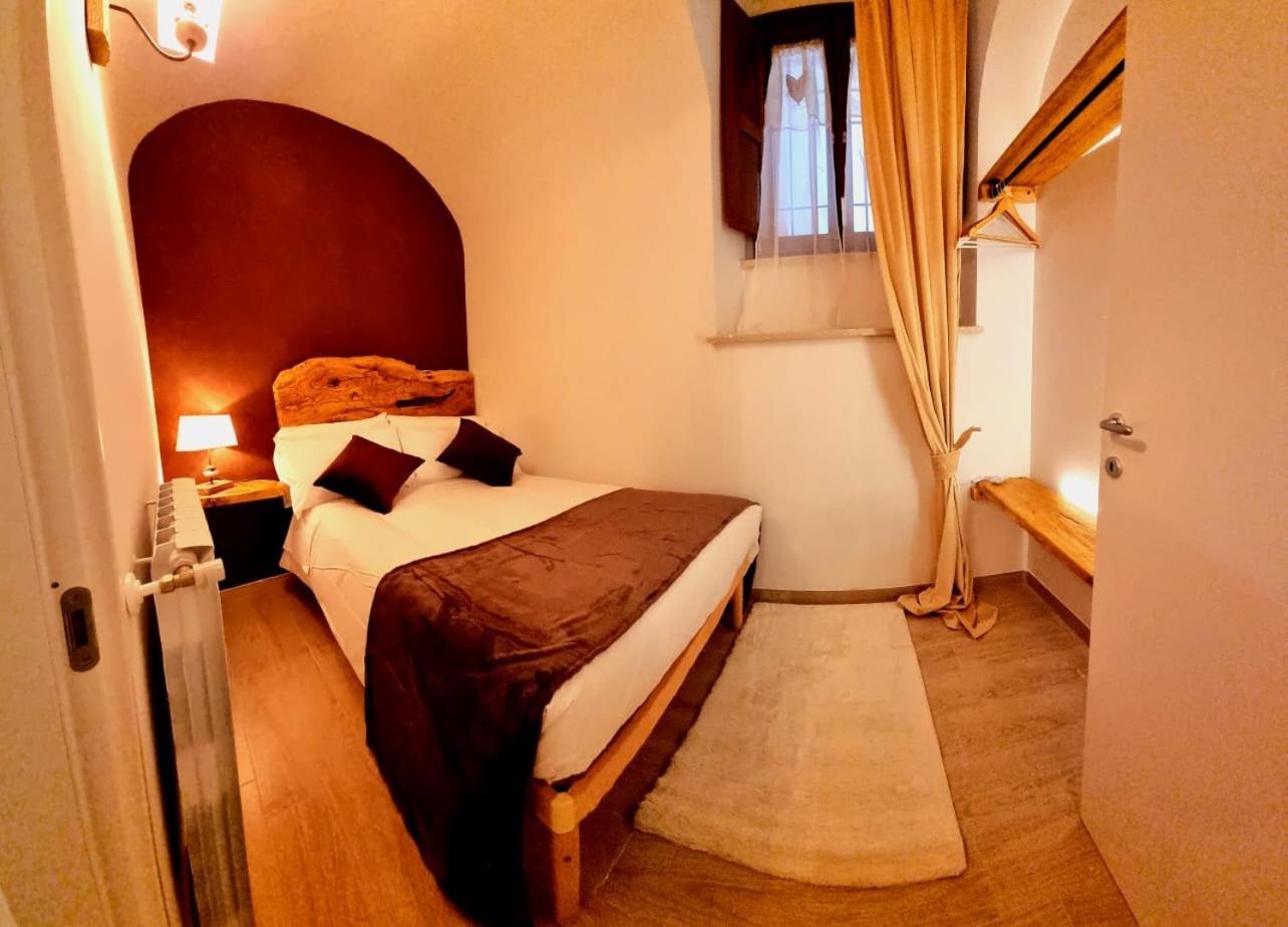 Hotel Dimora Grotta Masciarelli LʼAquila Pokoj fotografie